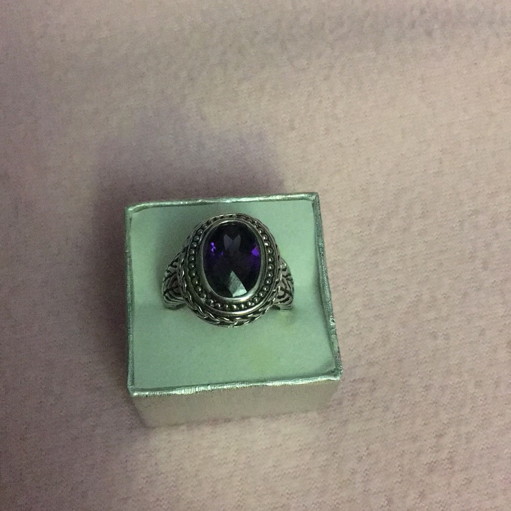 Ring - Picture 2 of 4